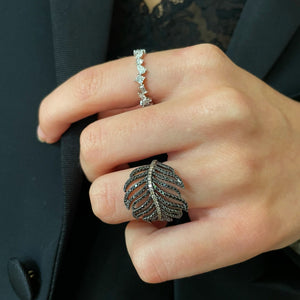 LARGE FEATHER RING