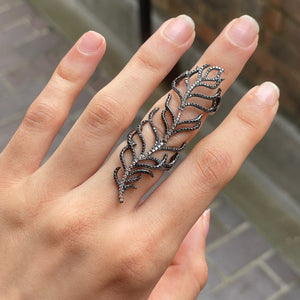LONG FEATHER RING